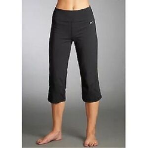 Nike Women's Black Capri Leggings